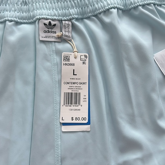 Large Adidas pleated shirt light blue - Picture 2 of 3